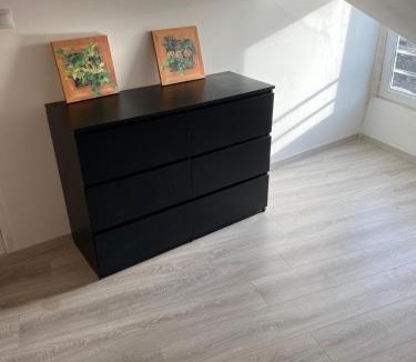 Dol-de-Bretagne Apartment | NYNO DIGRABEN - House for Rent