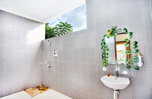 Jungut Batu Hotel | Nyuh Gading Home Stay Lembongan