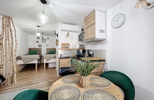 Tournon-sur-Rhone Apartment | O'Bercail Studio 1- 4 single beds +bike room- in the center of Tournon sur Rhône