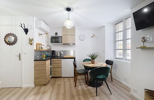 Tournon-sur-Rhone Apartment | O'Bercail Studio 1- 4 single beds +bike room- in the center of Tournon sur Rhône