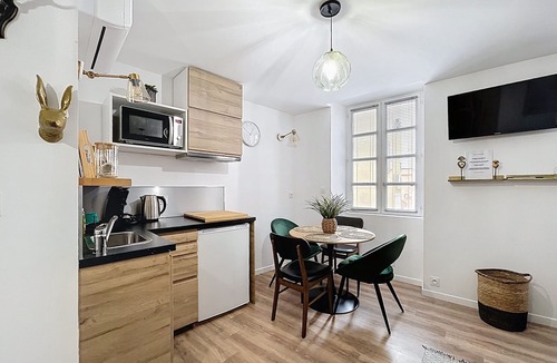 Tournon-sur-Rhone Apartment | O'Bercail Studio 1- 4 single beds +bike room- in the center of Tournon sur Rhône