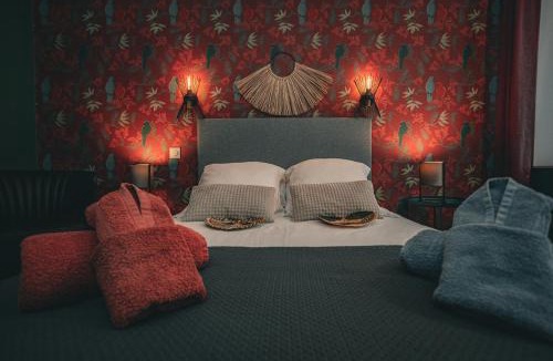 Vireux-Wallerand House | O bois dormant