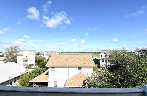 Wrightsville Beach House | O'Bryant – Chill out enjoy your vacation and have Good Times and Happy Days