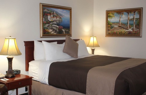 Lompoc Hotel | O'cairns Inn & Suites