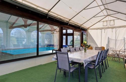 Huille House | O'gîte Bleu pour 14 personnes