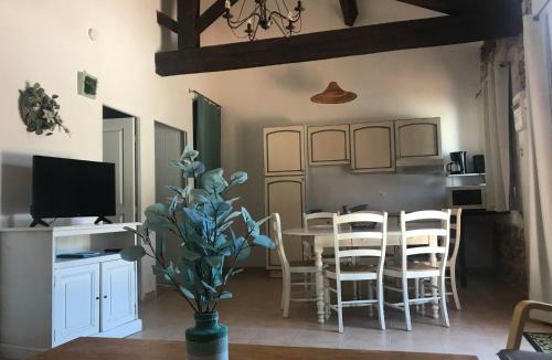 Colombiers Apartment | O’gîtes des colombes