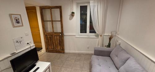 La Chapelle-de-la-Tour Apartment | O'Haras