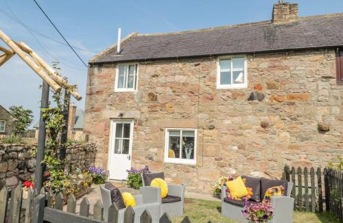 Beadnell House | O'Neil Cottage