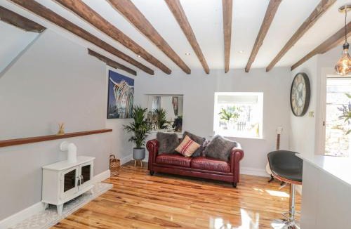 Beadnell House | O'Neil Cottage