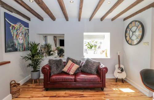 Beadnell House | O'Neil Cottage