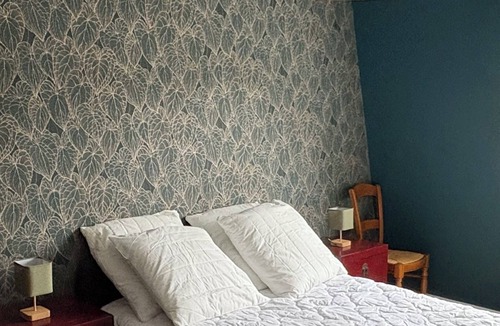 Lons-le-Saunier Apartment | O'SALINE. 3* bed and breakfast for curists