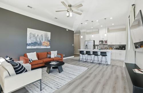 Greater Fondren Southwest House | O14A Single Story 2BR King Beds Workspaces Gym