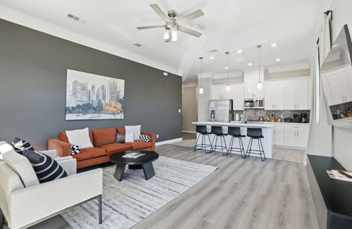 Greater Fondren Southwest House | O14B Single Story 2BR Townhome With In Home Gym And Fenced Yard