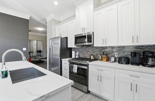 Greater Fondren Southwest House | O14B Single Story 2BR Townhome With In Home Gym And Fenced Yard