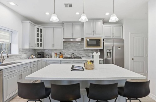 Greater Fondren Southwest House | O18A Spacious 3BR Houston Home Sleeps 10 With Two Living Areas