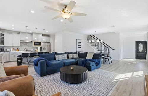 Greater Fondren Southwest House | O18A Spacious 3BR Houston Home Sleeps 10 With Two Living Areas
