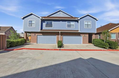 Greater Fondren Southwest House | O18A Spacious 3BR Sleeps 10 Two Living Areas Houston