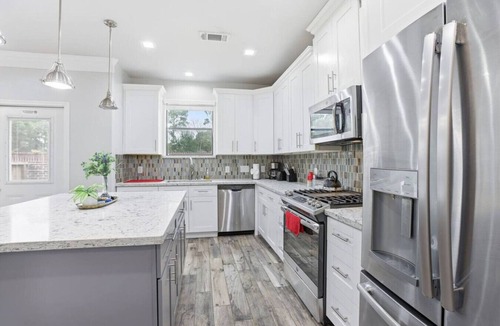 Greater Fondren Southwest House | O22B Spacious 1BR Houston Home with King Bed Pet Friendly
