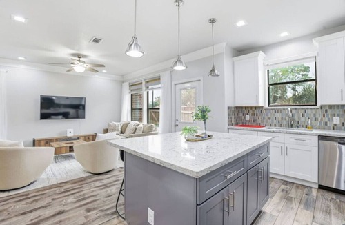 Greater Fondren Southwest House | O22B Spacious 1BR Houston Home with King Bed Pet Friendly