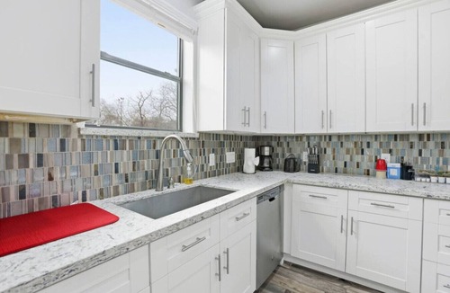 Greater Fondren Southwest House | O22B Spacious 1BR Houston Home with King Bed Pet Friendly