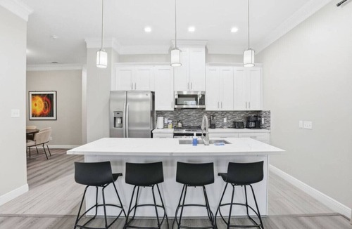 Greater Fondren Southwest House | O26A Single Story 2BR Townhome with King Beds and Fenced Yard