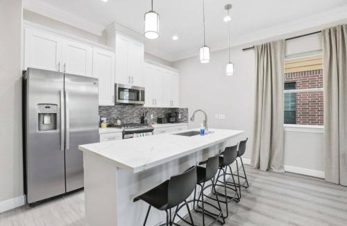 Greater Fondren Southwest House | O26A Single Story 2BR Townhome King Beds Pet Friendly Houston