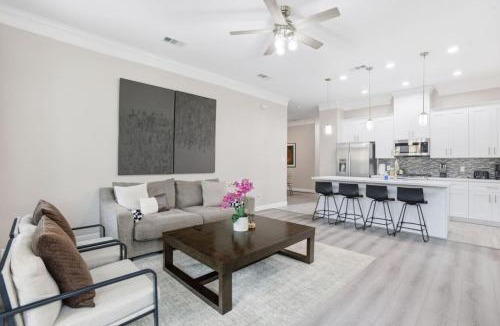 Greater Fondren Southwest House | O26A Single Story 2BR Townhome King Beds Pet Friendly Houston