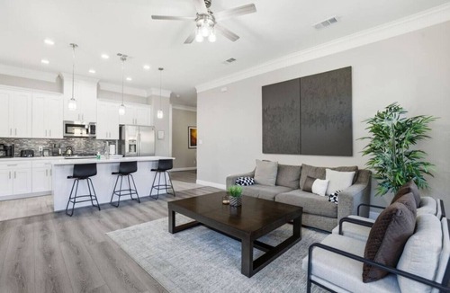 Greater Fondren Southwest House | O26B Southwest Houston 2BR Townhome With King Beds And Fenced Yard