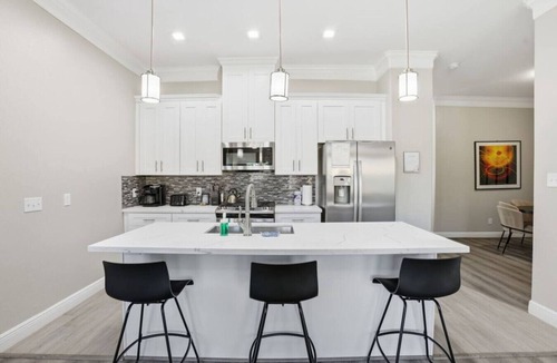 Greater Fondren Southwest House | O26B Southwest Houston 2BR Townhome With King Beds And Fenced Yard