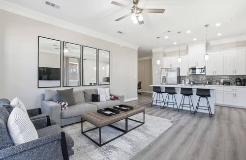 Greater Fondren Southwest House | O30A Single Story 2BR Townhome With King Beds And Work Setup
