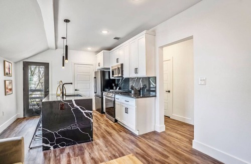 East Downtown Houston House | O4 -B · The O`Four, Eado Retreat - Unit B