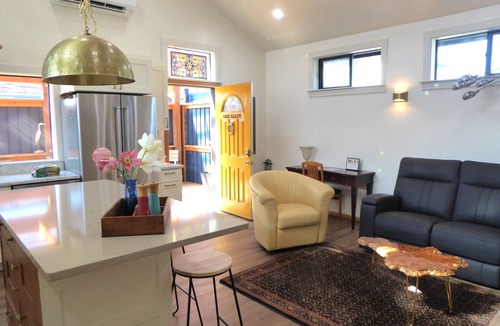 Port Angeles Cottage | OAK ALLEY Close in, Ample Kitchen, Private, Locked Patio, Sauna with fee.