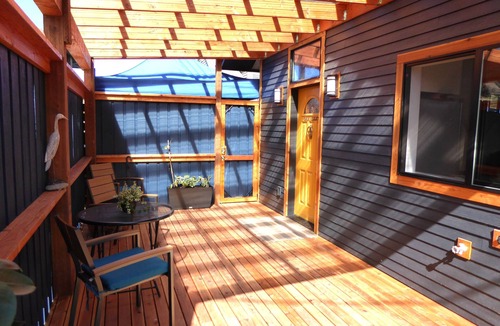 Port Angeles Cottage | OAK ALLEY Close in, Ample Kitchen, Private, Locked Patio, Sauna with fee.