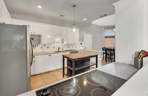 Crawford House | Oak & Anchor Villa - Luxe Escape Pool & Spa