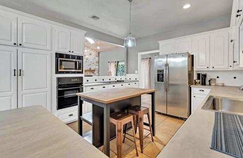 Crawford House | Oak & Anchor Villa - Luxe Escape Pool & Spa