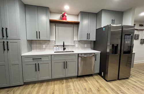 Southside Cottage | Oak Canopy Cottage, Near Downtown, Lackland, & More