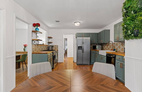 North San Antonio - SAT House | Oak Canopy San Antonio Getaway