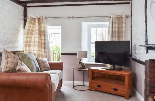 Burniston House | Oak Cottage