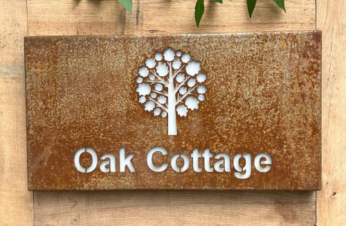 Hopton House | Oak Cottage