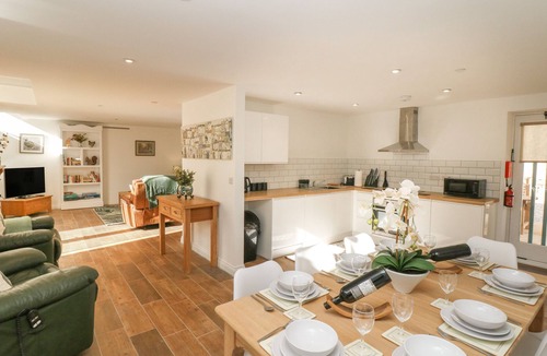 Hoylandswaine Cottage | Oak Cottage