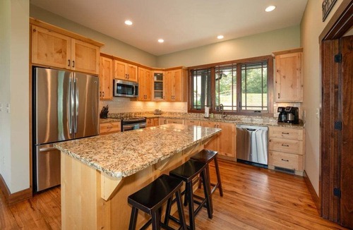 Pisgah Forest House | Oak Cottage in Sutton Knob