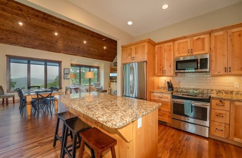 Pisgah Forest House | Oak Cottage in Sutton Knob