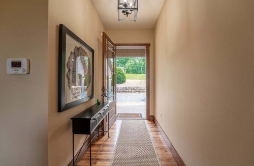Pisgah Forest House | Oak Cottage in Sutton Knob