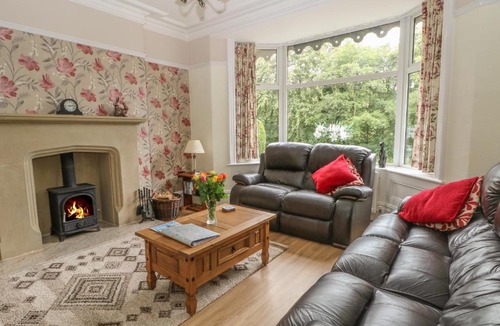 Hayfield House | Oak Dene