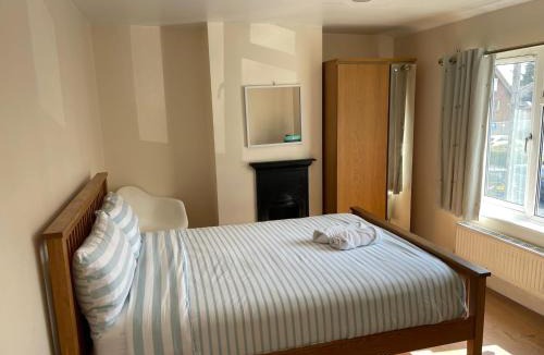 Oakleigh House | Oak