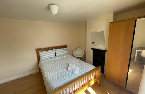 Oakleigh House | Oak