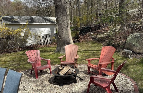 Groton House | Oak Grove Cottage - in the foothills of Mystic