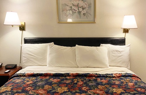 Oak Grove Hotel | Oak Grove Inn
