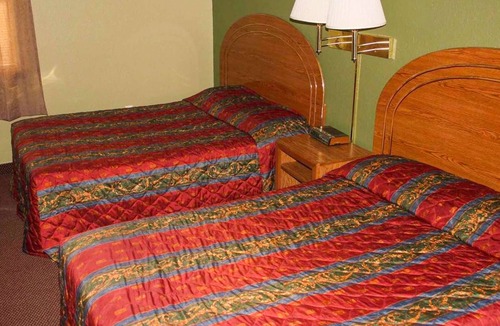 Tahlequah Hotel | Oak Hill Inn & Suites