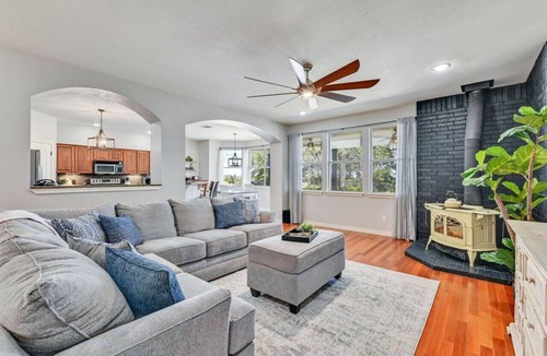 Liberty Hill House | `Oak Hollow`- 40 Acre Country Escape w/Pool, Sauna, Pet-Friendly!